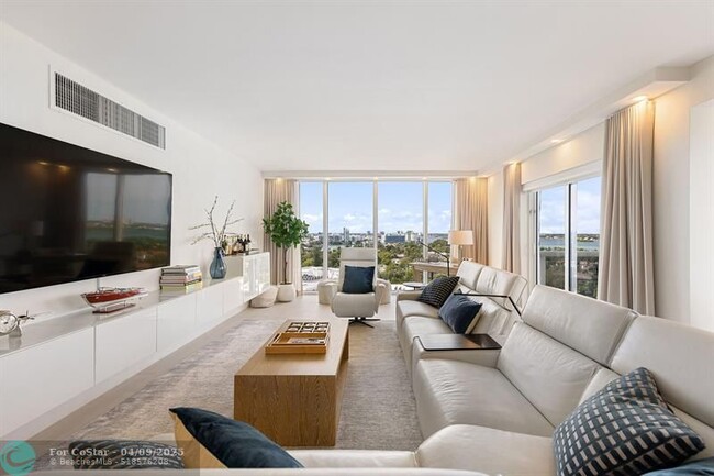 Foto del edificio - 10275 Collins Ave