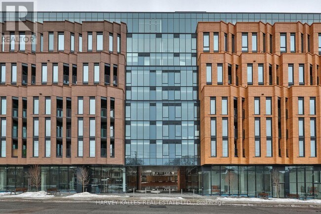 Photo du bâtiment - 1720 Bayview Ave