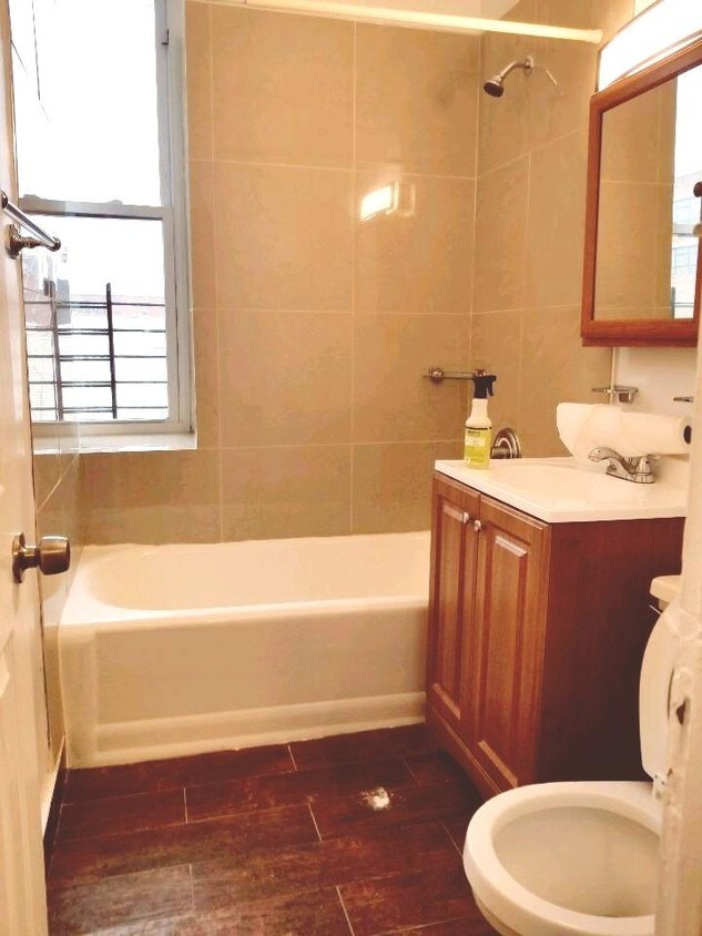 Primary Photo - 1 bedroom in Bronx NY 10454