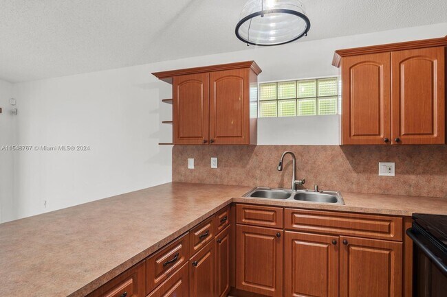 Building Photo - 7601 NW 166th Terrace