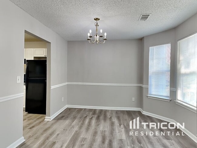 Building Photo - 5431 Sapphire Cir