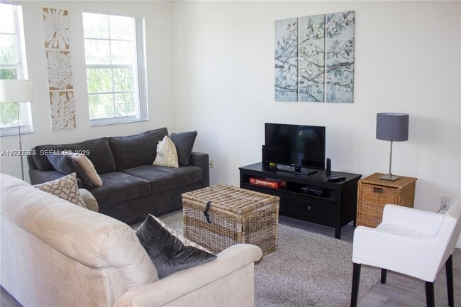 Foto del edificio - 3145 NE 184th St