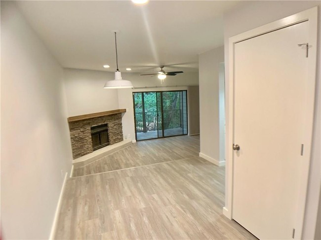 Building Photo - 1135 Barton Hills Dr