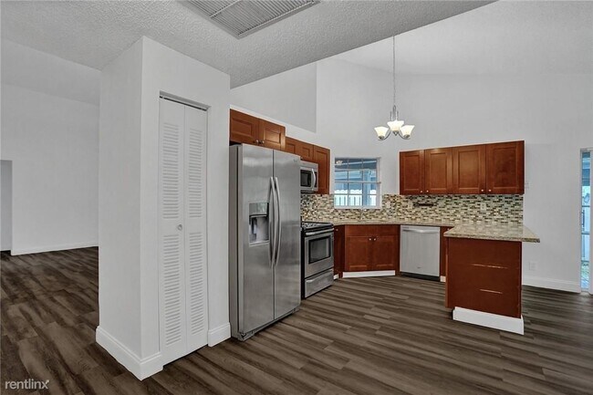 Building Photo - 3 br, 2 bath House - 1180 SW 108th Ter