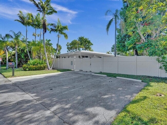 Building Photo - 4422 Sea Grape Dr