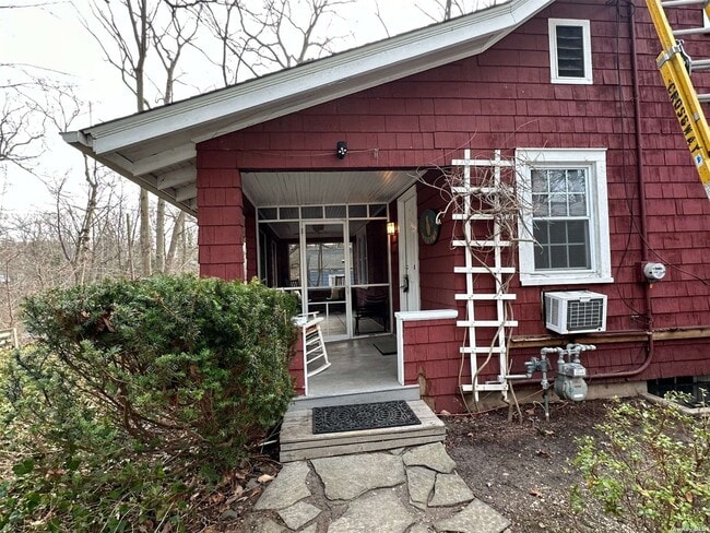 Building Photo - 69 Grove St