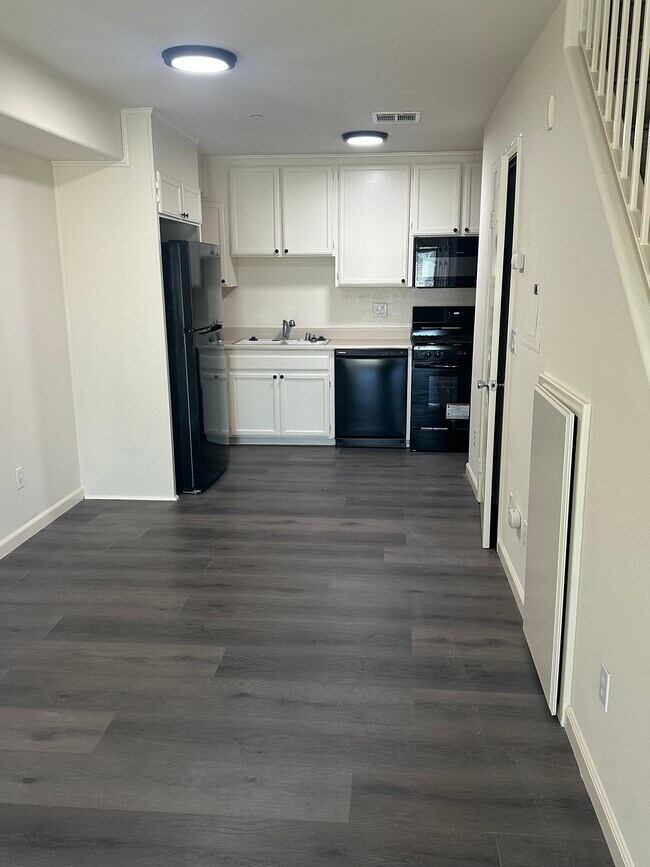 Foto del edificio - 3621 Westwood Townhomes