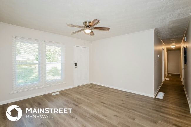 Building Photo - 424 Azalea Dr