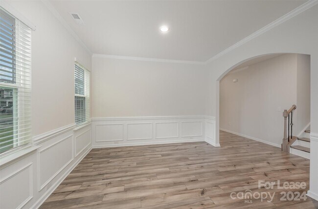 Building Photo - 5783 Oak Br Cir