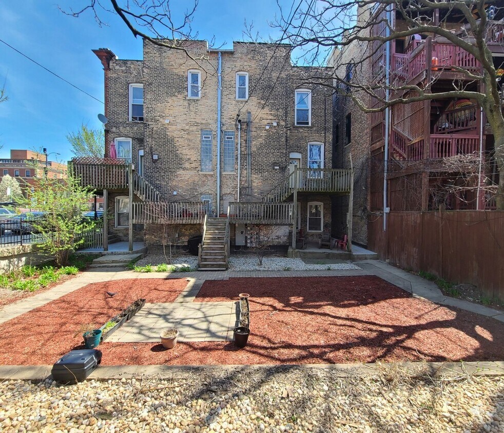 Building Photo - 2002 S Ashland Ave