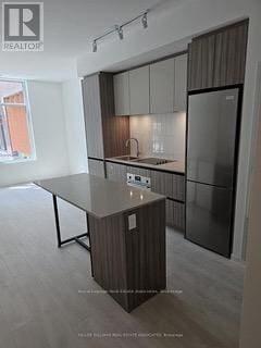 Building Photo - 8 Beverley Glen Blvd