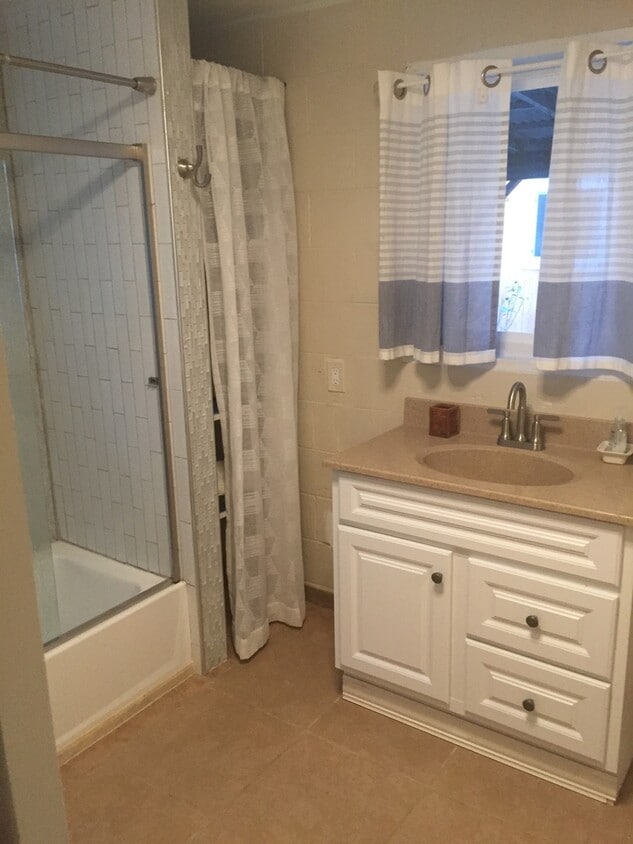 Primary Photo - Waiehu Beach Rd- 2bed/2bath Ohana