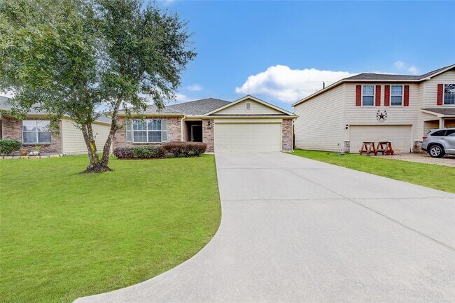 Building Photo - 29115 Trinity River Dr