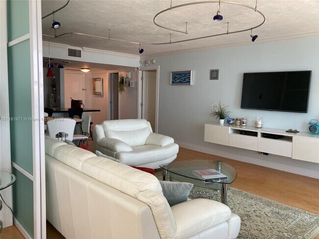 Building Photo - 2200 S Ocean Ln