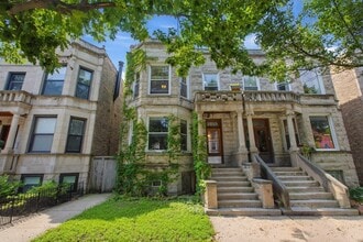 Building Photo - 1213 W Addison St