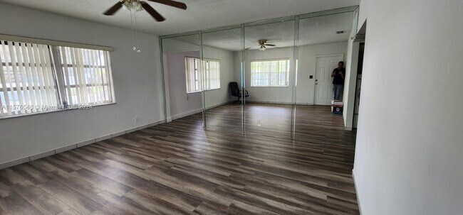 Foto del edificio - 5641 Grant St