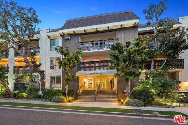 Foto del edificio - 9061 Keith Ave