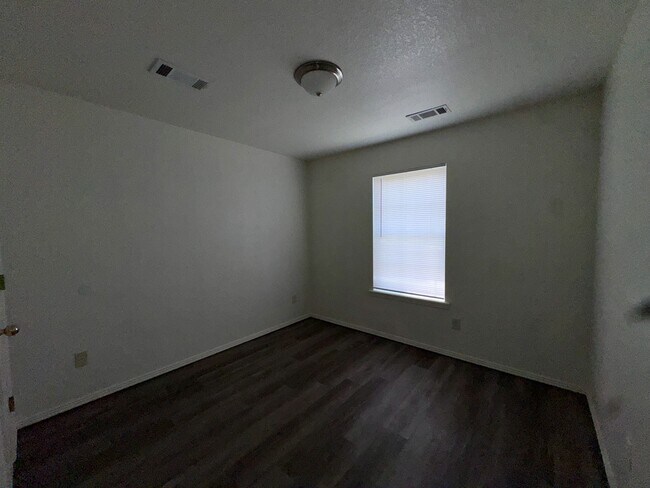 Foto del edificio - 128 Lanita Cir