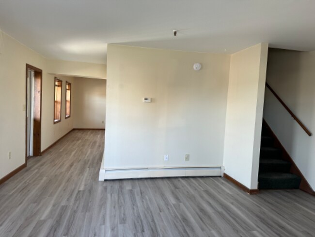 Building Photo - 12 Goldsmith Ln