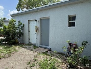 Building Photo - 604 NW 9th Ave