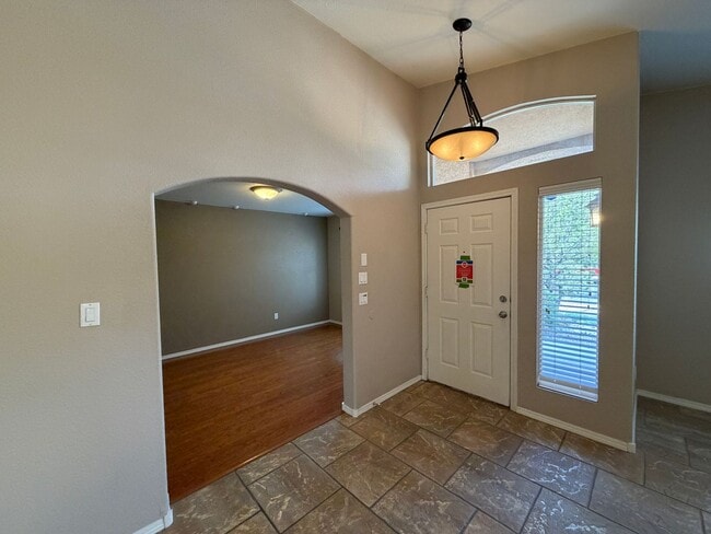 Foto del edificio - 3 Bedroom Single Story Home Available Near Dellyne Ave NW & Unser Blvd NW!