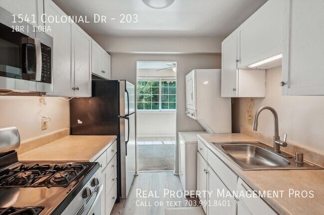 Foto del edificio - 1541 Colonial Dr