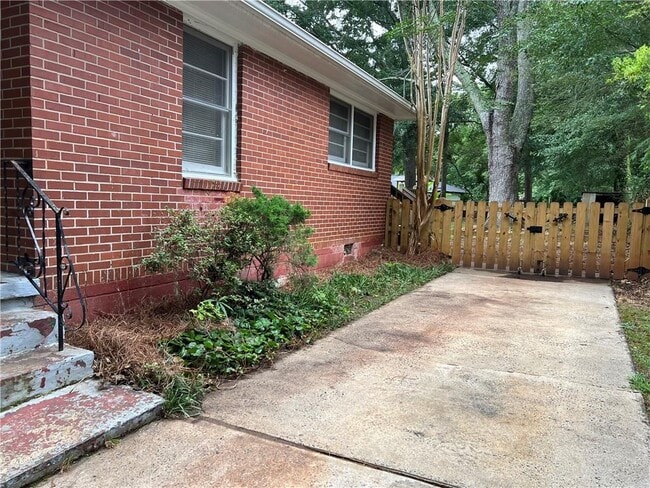 Foto del edificio - 2174 Trailwood Dr