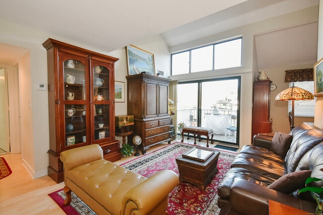 Foto del edificio - 37 Brookwood Dr