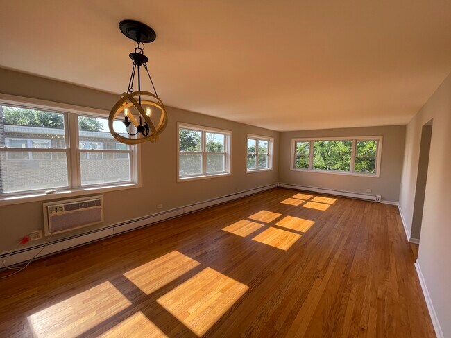 Foto del edificio - 4641 Main St