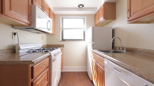 Building Photo - The Oliver