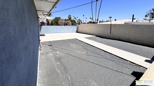 Foto del edificio - 38260 Charlesworth Dr