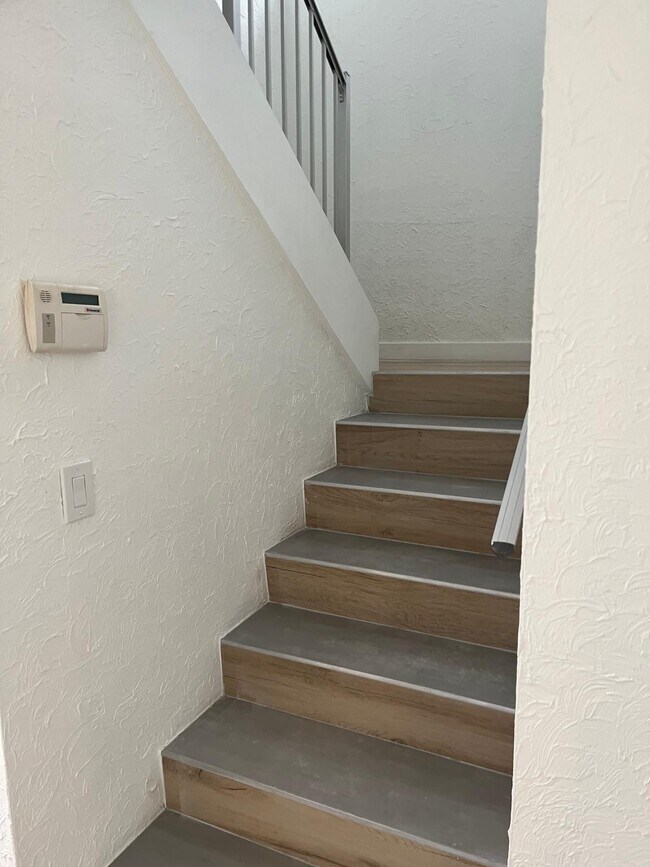 Foto del edificio - 9441 Live Oak Pl