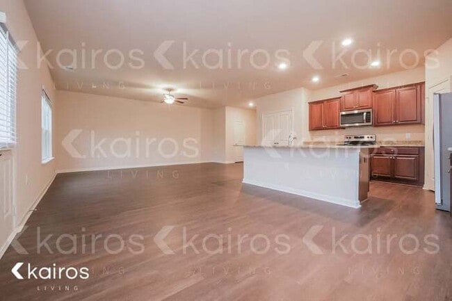 Building Photo - 1037 Pilgrim Ln