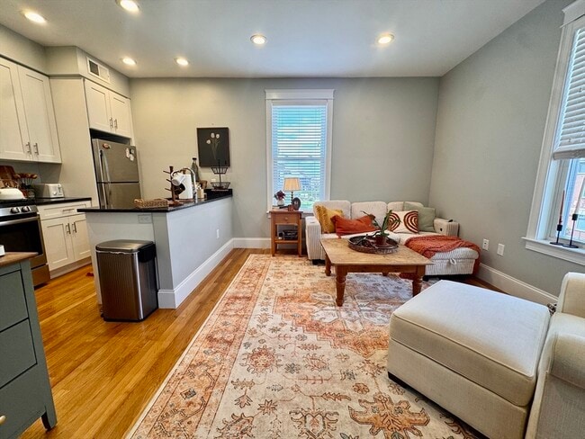 Building Photo - 405 S Huntington Ave
