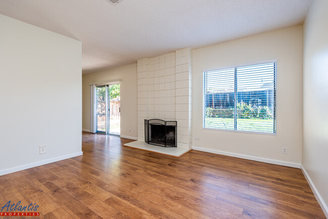Foto del edificio - 3290 Hebron Ct