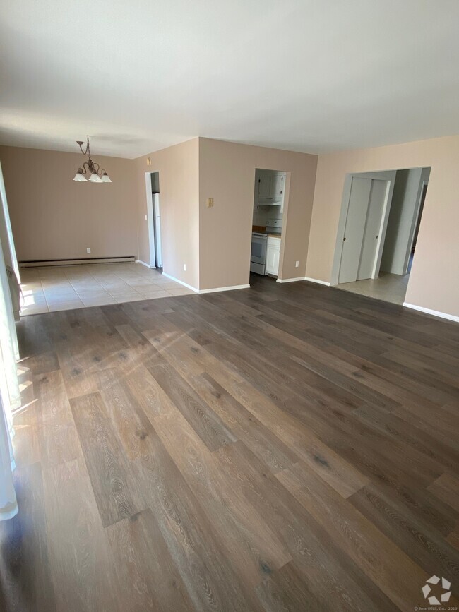 Building Photo - 255 Strawberry Hill Ave