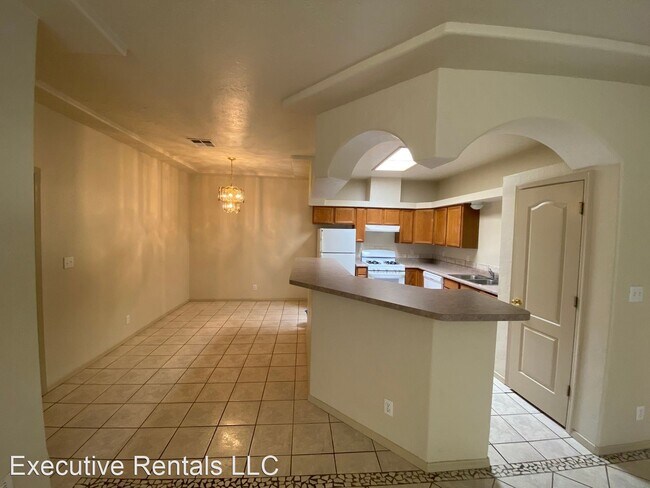 Building Photo - 3 br, 2 bath House - 711 Hellenic Rd