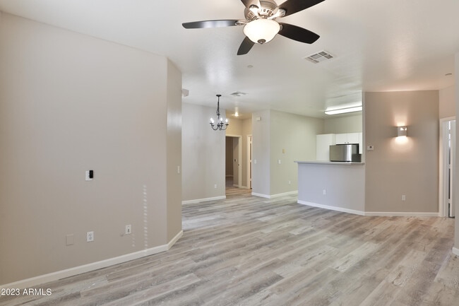 Building Photo - 9550 E Thunderbird Rd