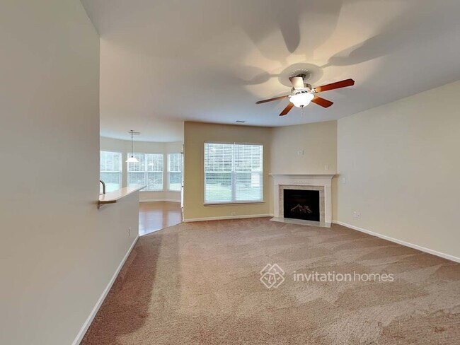 Foto del edificio - 12803 Regent Grove Ln