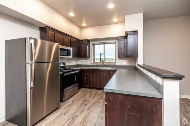 1BR, 1BA - 780 SF - Spanish Peak Apartments