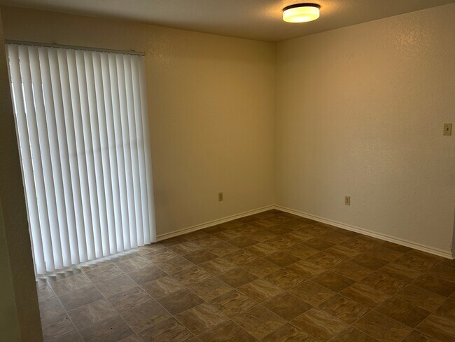 Foto del edificio - 2707 Mason Dr