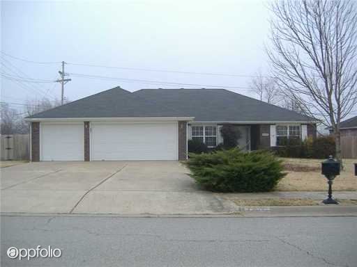 Foto principal - 207 NW Freestone Way