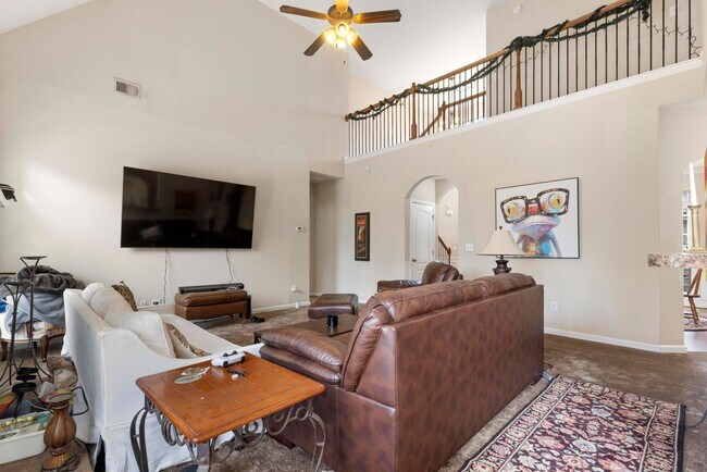 Building Photo - 4 Bedroom House in Wyndham South S/D