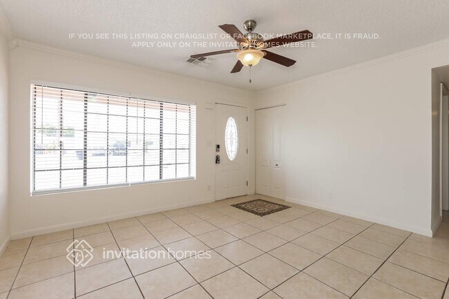 Foto del edificio - 907 N Wedgewood Dr