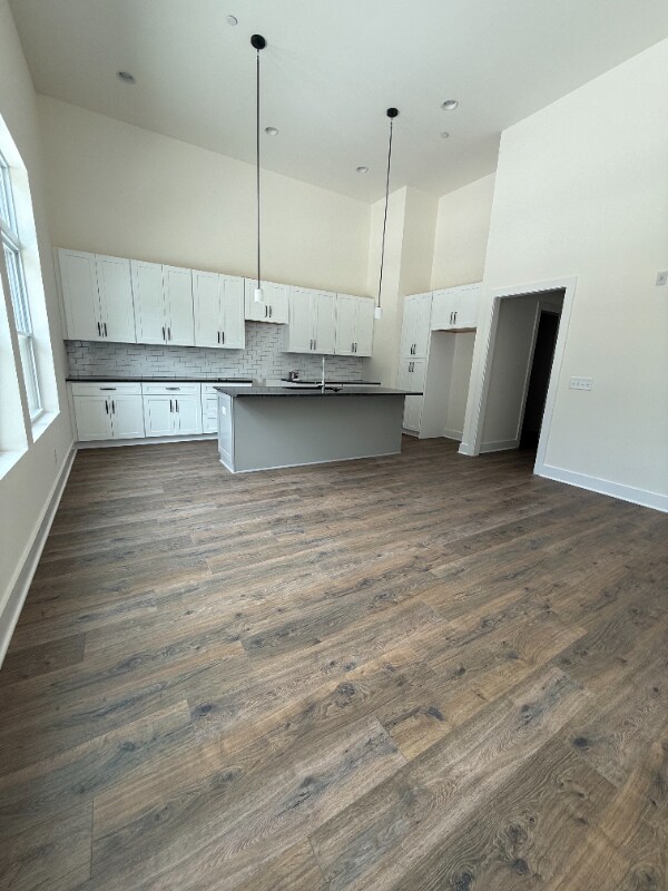 Photo - 3133 Long Blvd Apartment