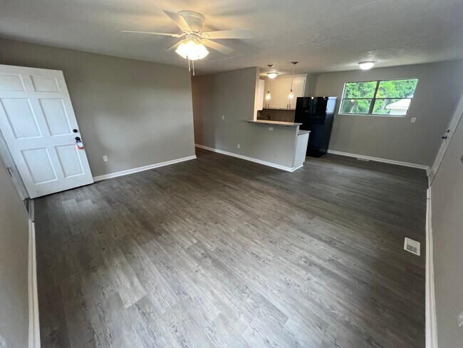 Foto del edificio - 724 Lanford Rd