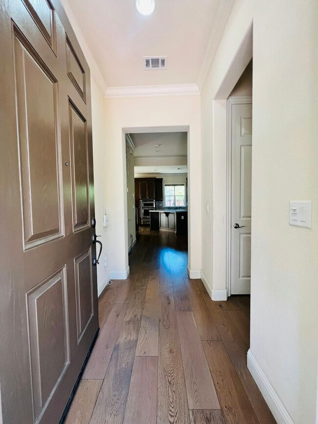 Foto del edificio - 3024 Sonsilla Ln