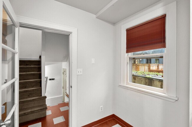 Foto del edificio - 3033 NE 12th Ave