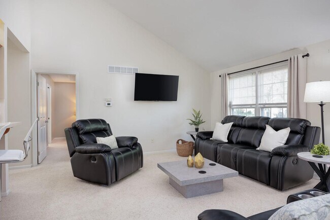 Foto del edificio - 2216 Berkshire Dr