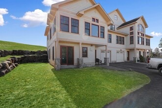 Building Photo - 13 Greenscapes Ln